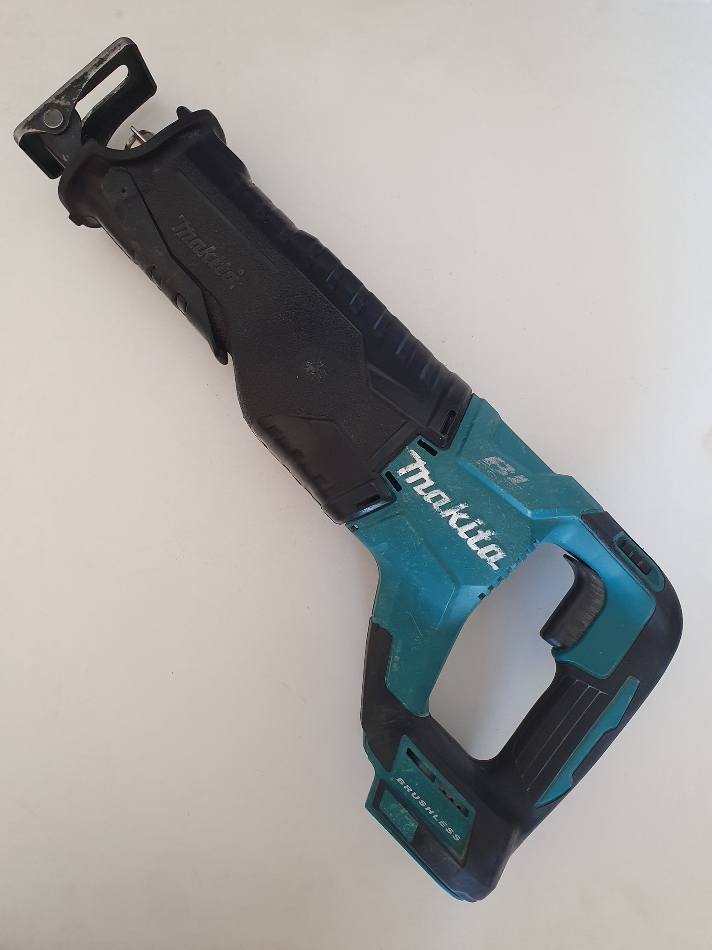 Makita Puukkosaha DJR187