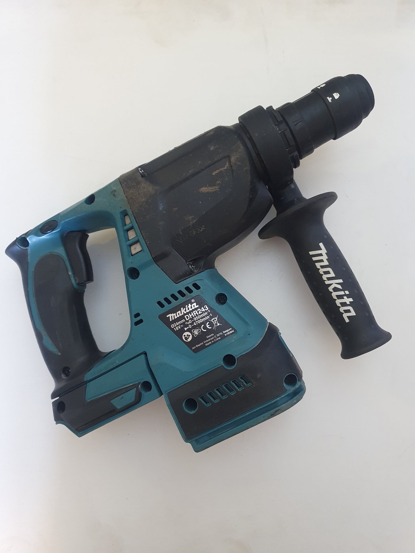 Makita Poravasara DHR243