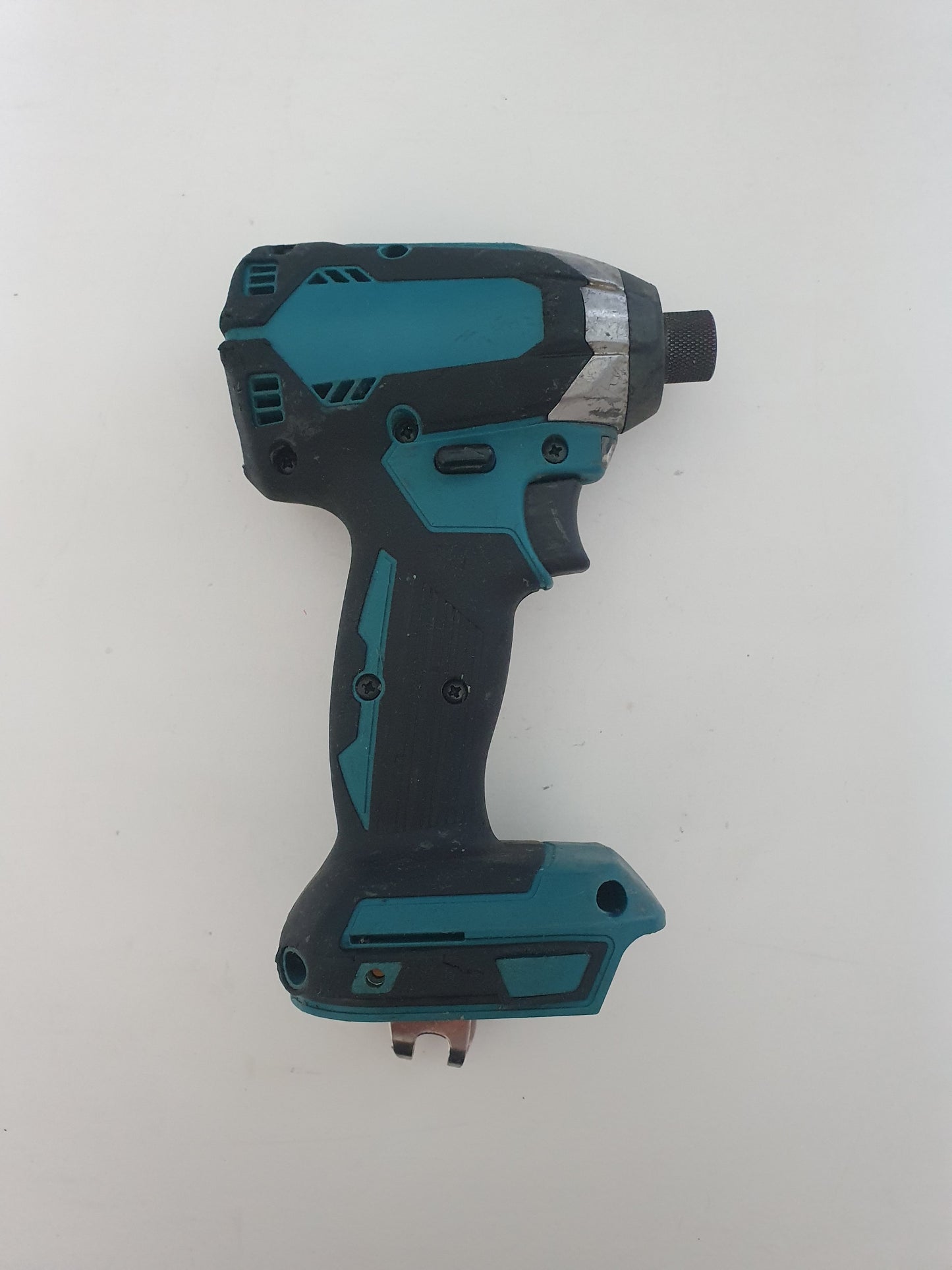 Makita Iskevä ruuvinväännin DTD153