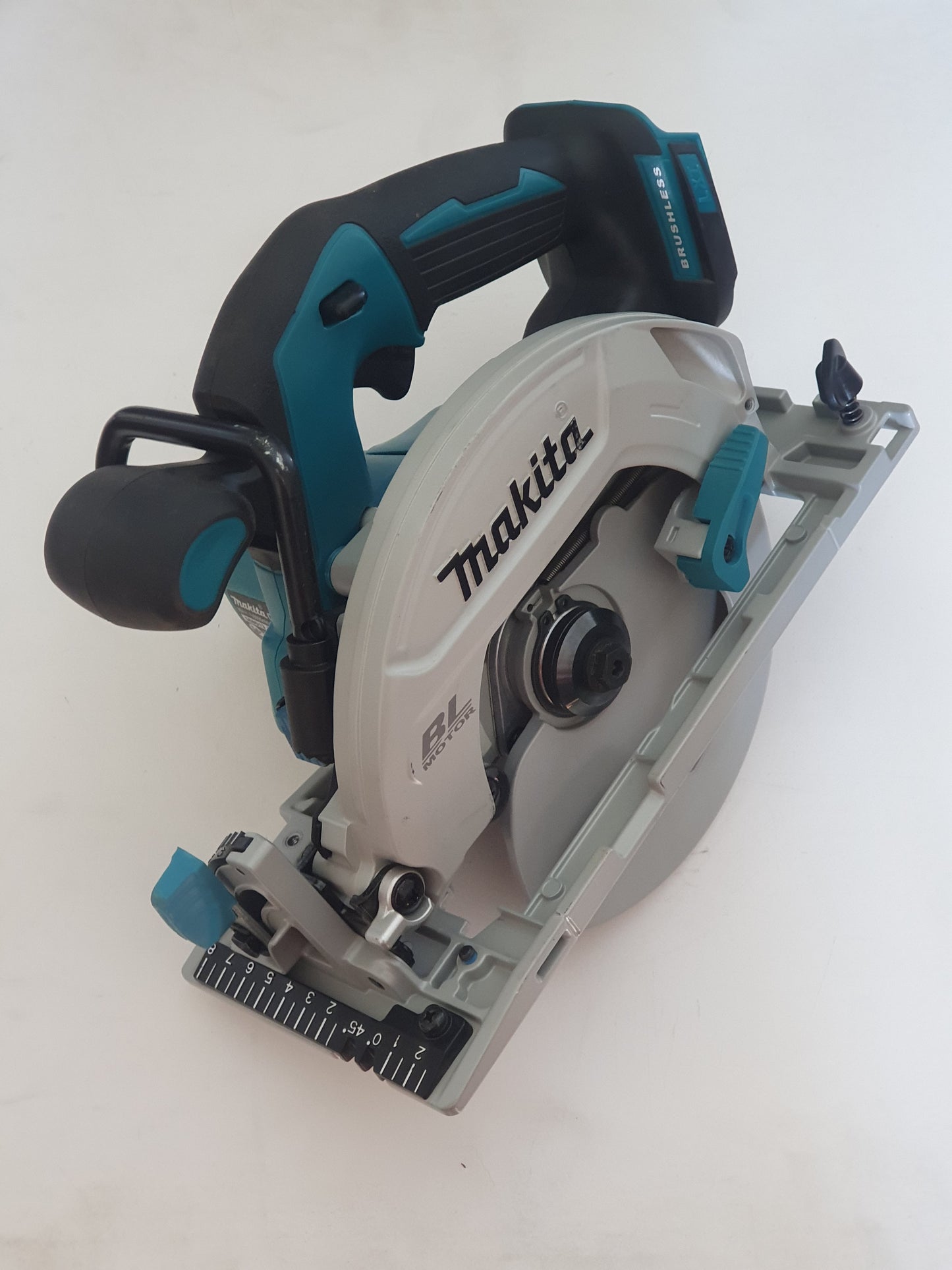 Makita Pyörösaha DHS680