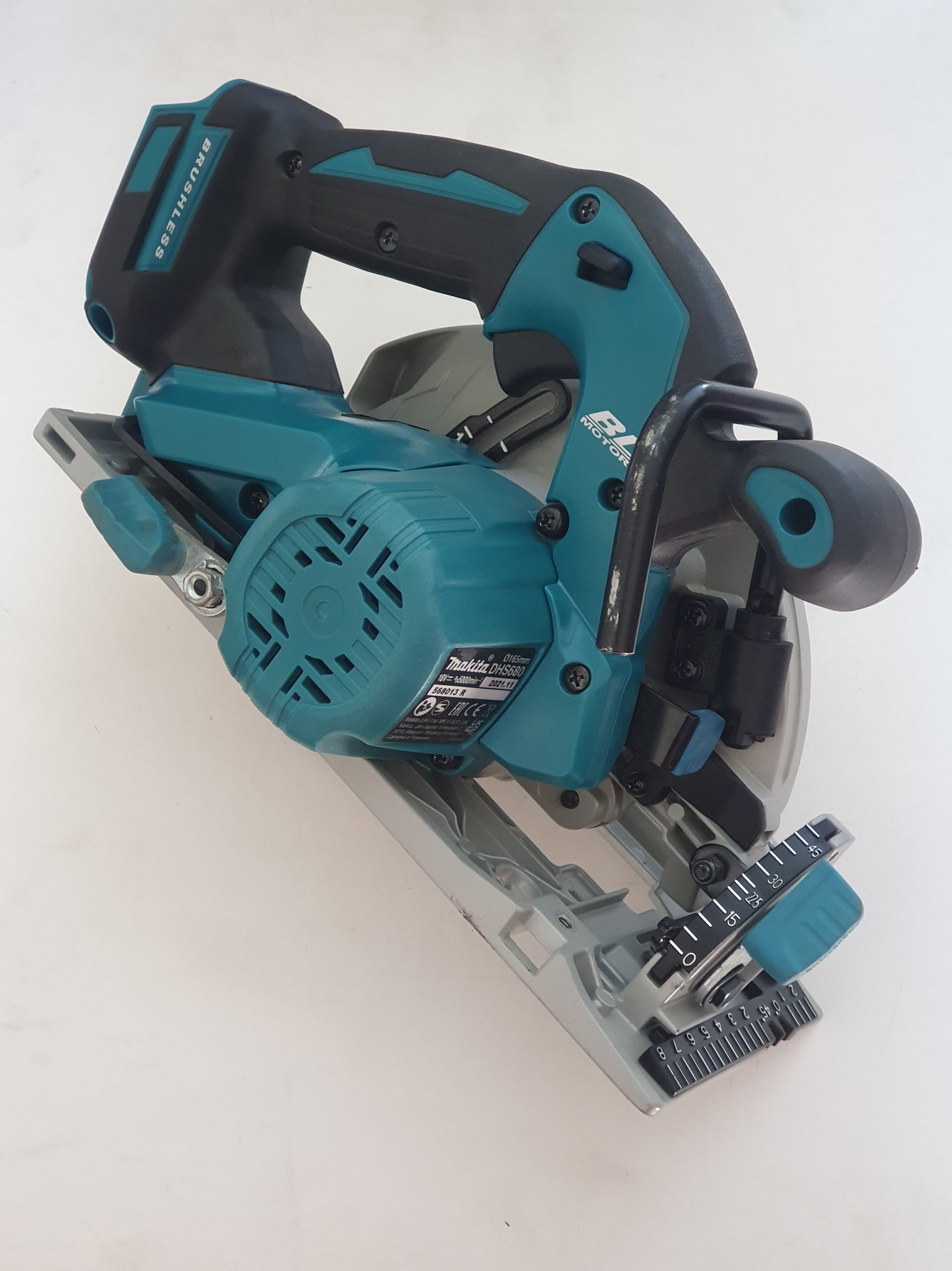 Makita Akkupyörösaha DHS680