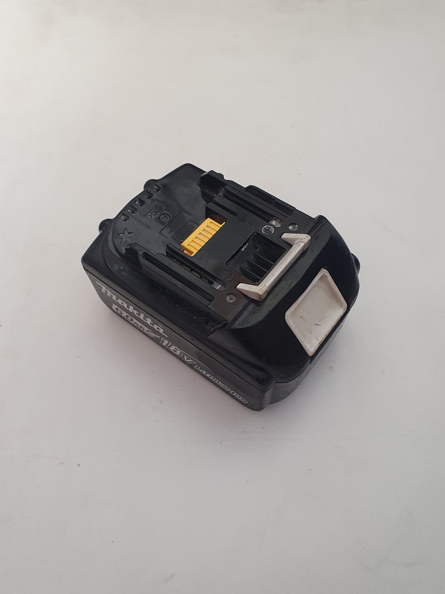 Käytetty Makita 6Ah Akku