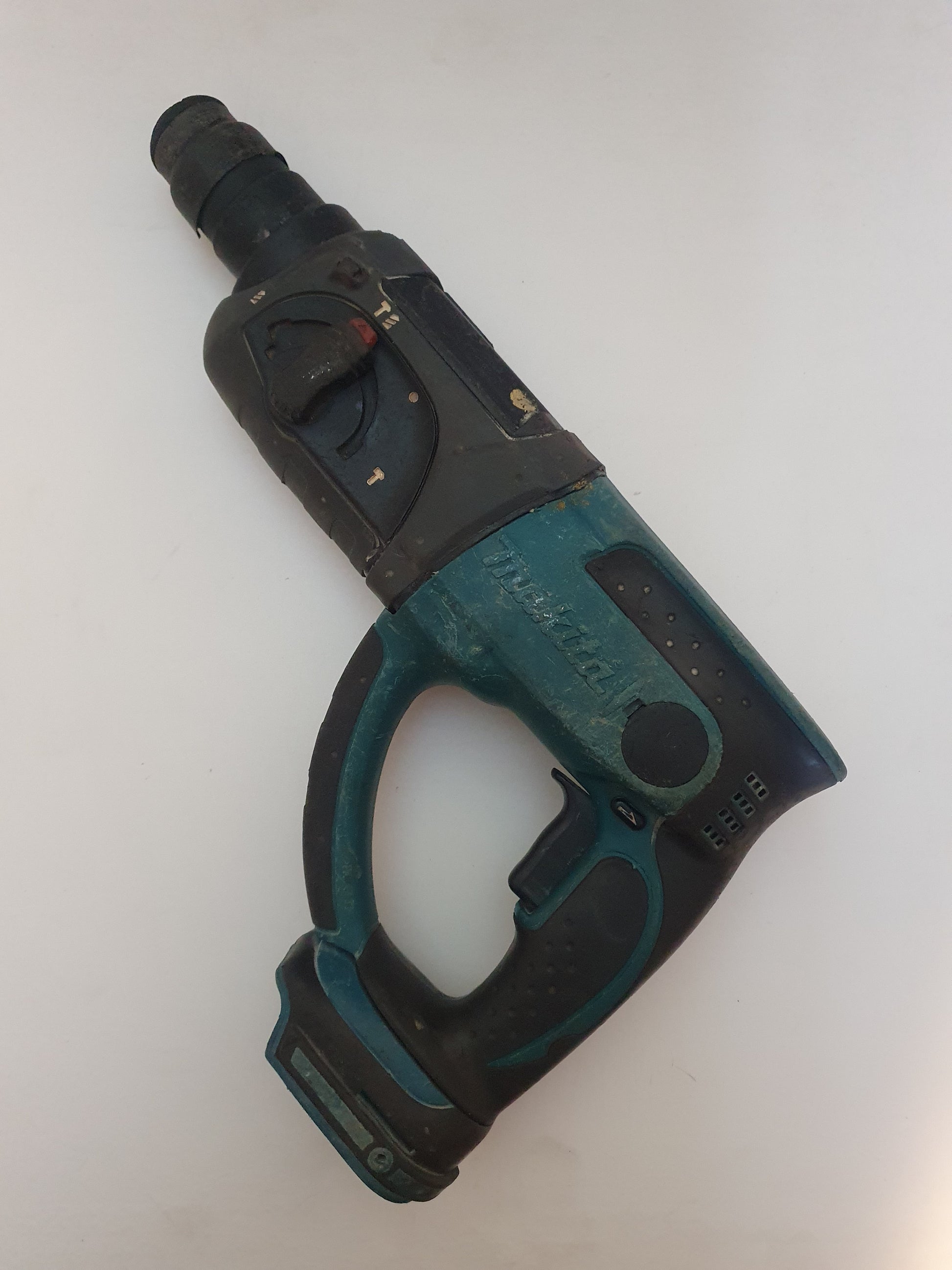 Makita Poravasara DHR202