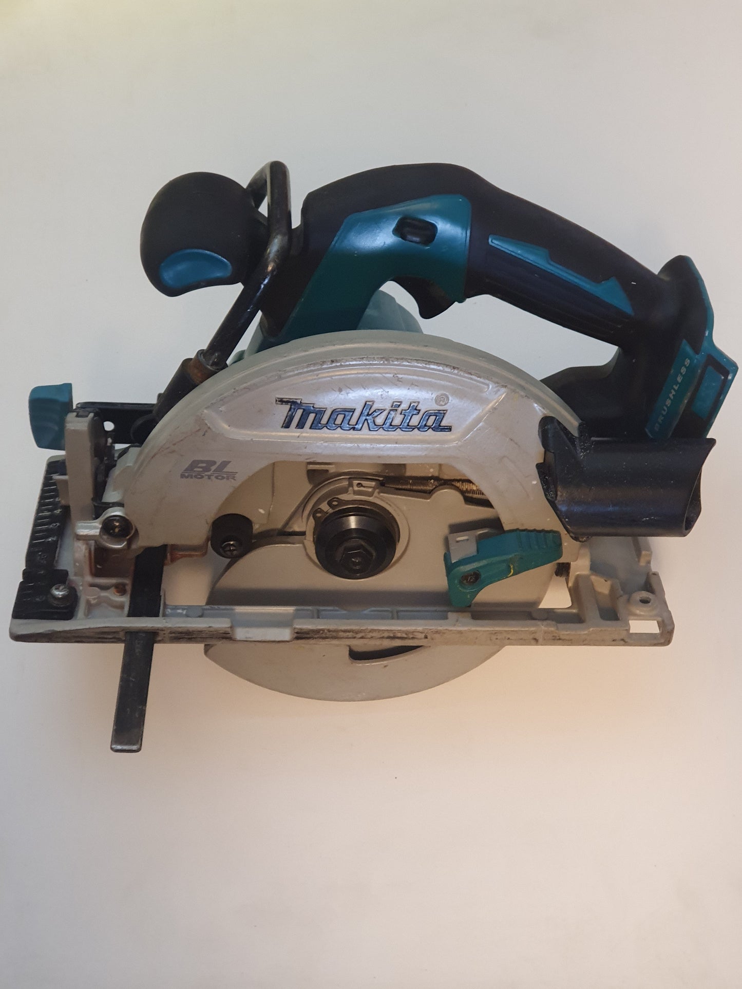 Makita Pyörösaha DHS680