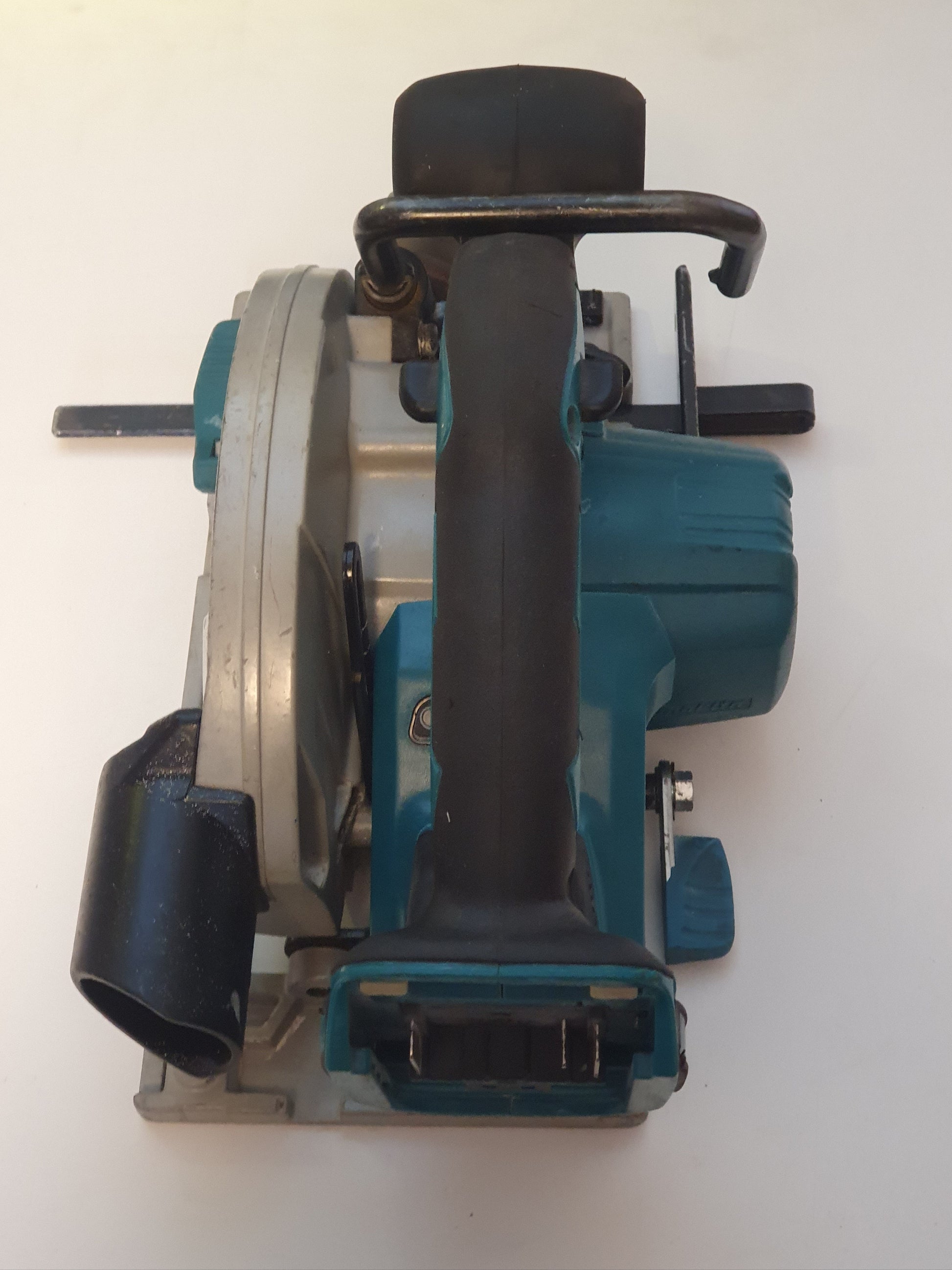 Makita Pyörösaha DHS680