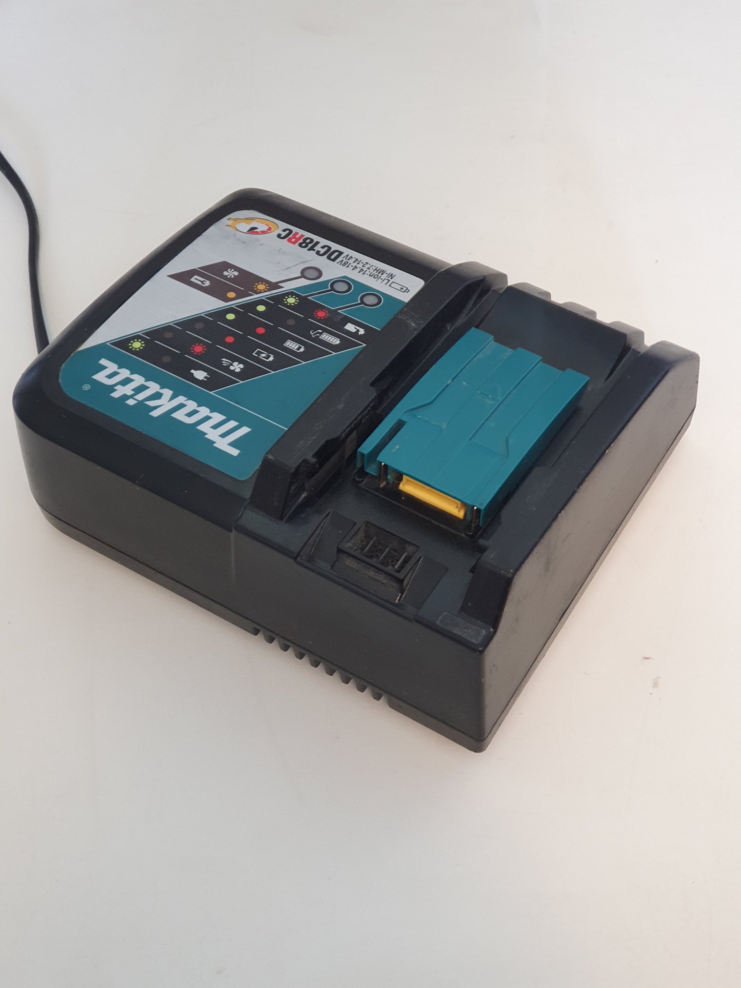 Makita Akkulaturi DC18RC