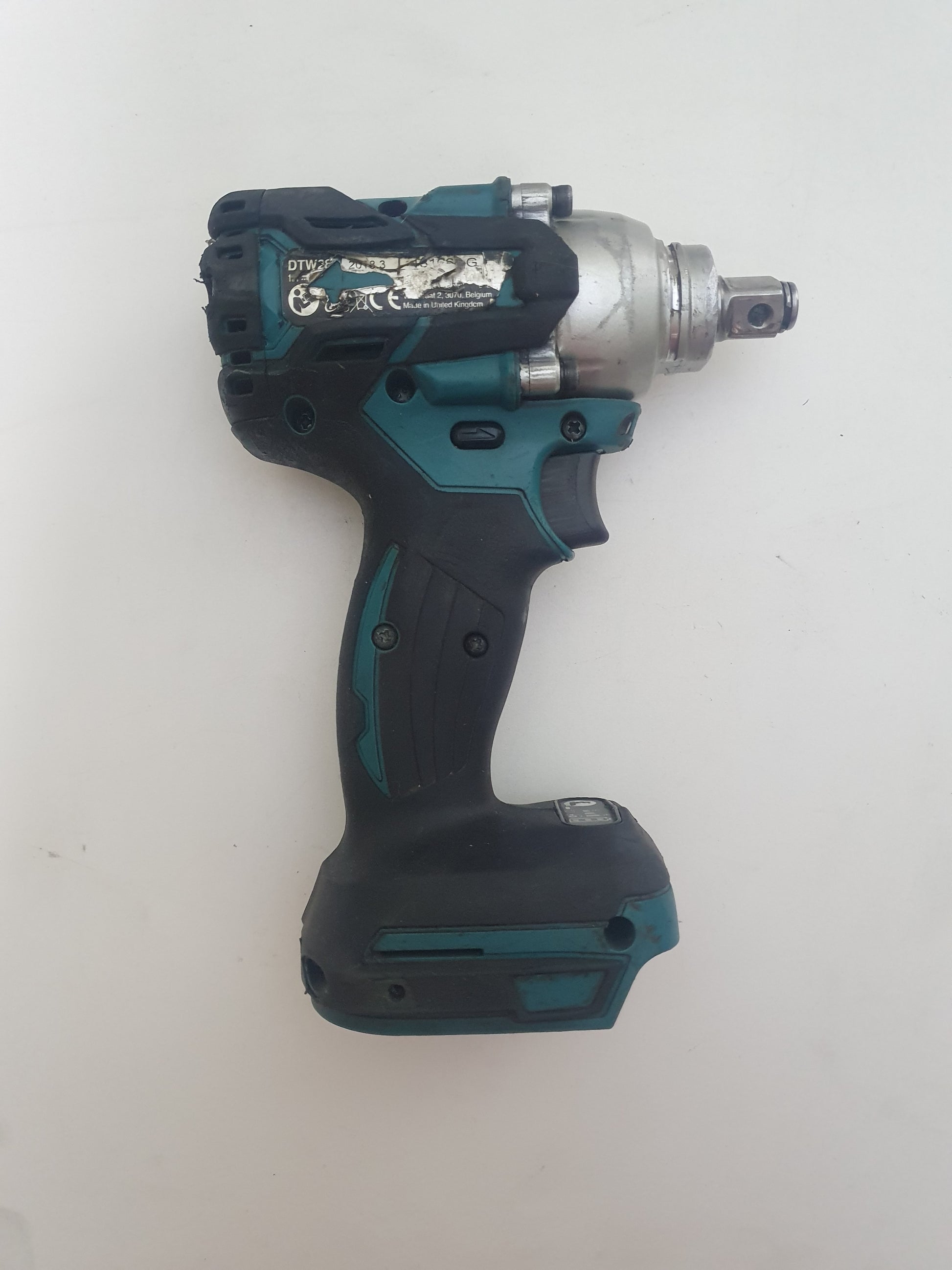 Makita Mutterinväännin DTW285