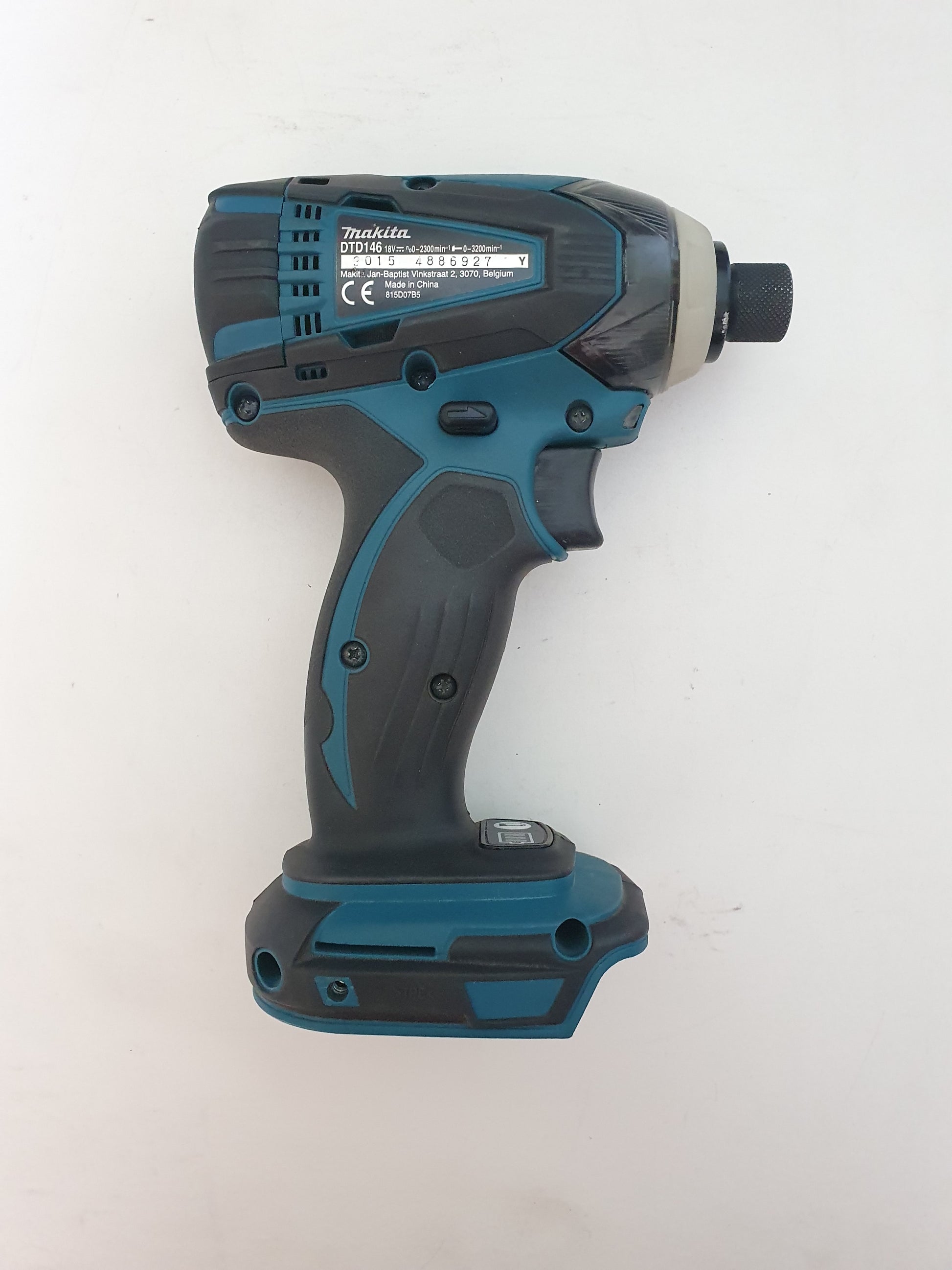 Makita Iskevä Ruuvinväännin DTD146