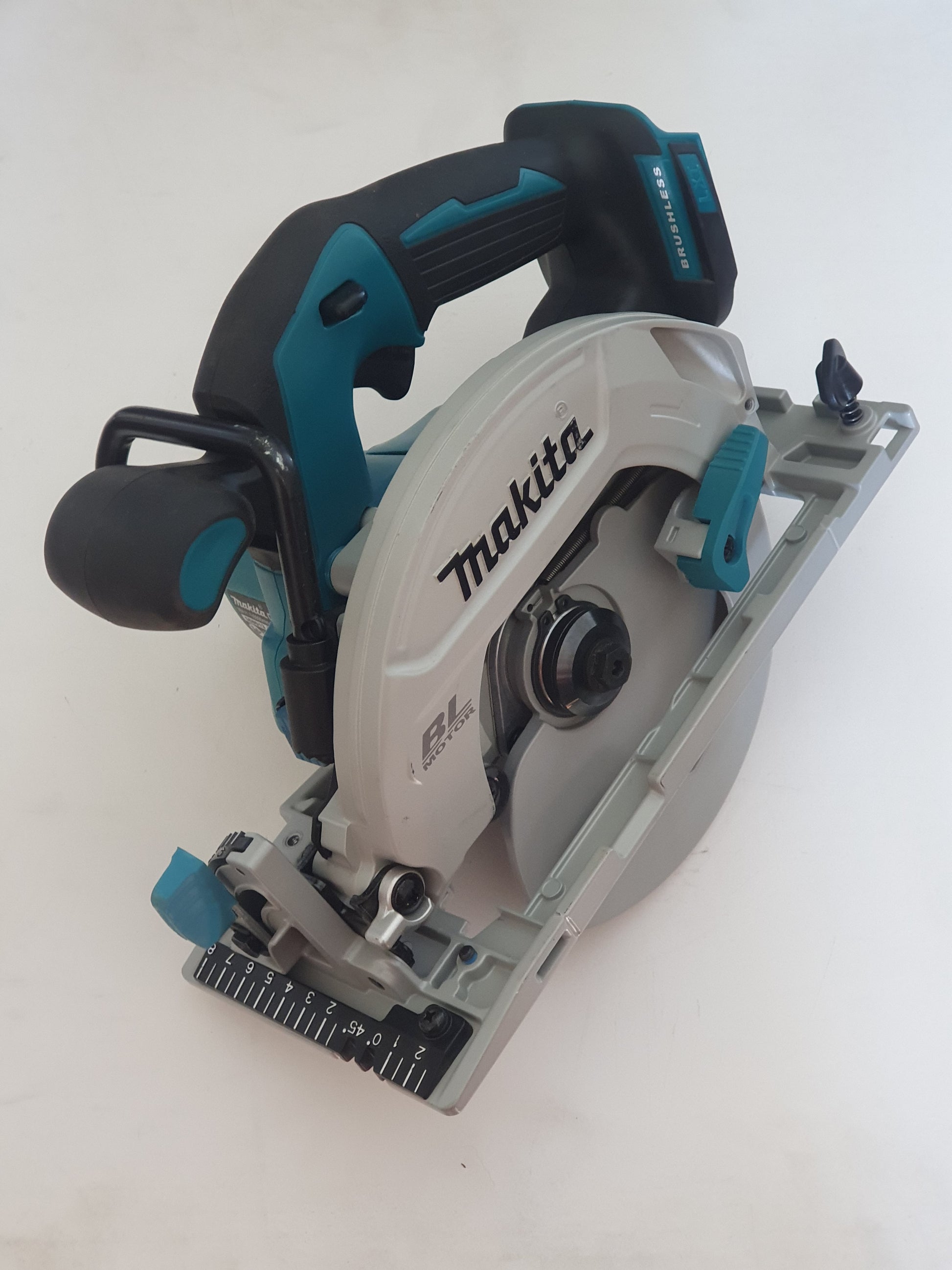 Makita Pyörösaha DHS680