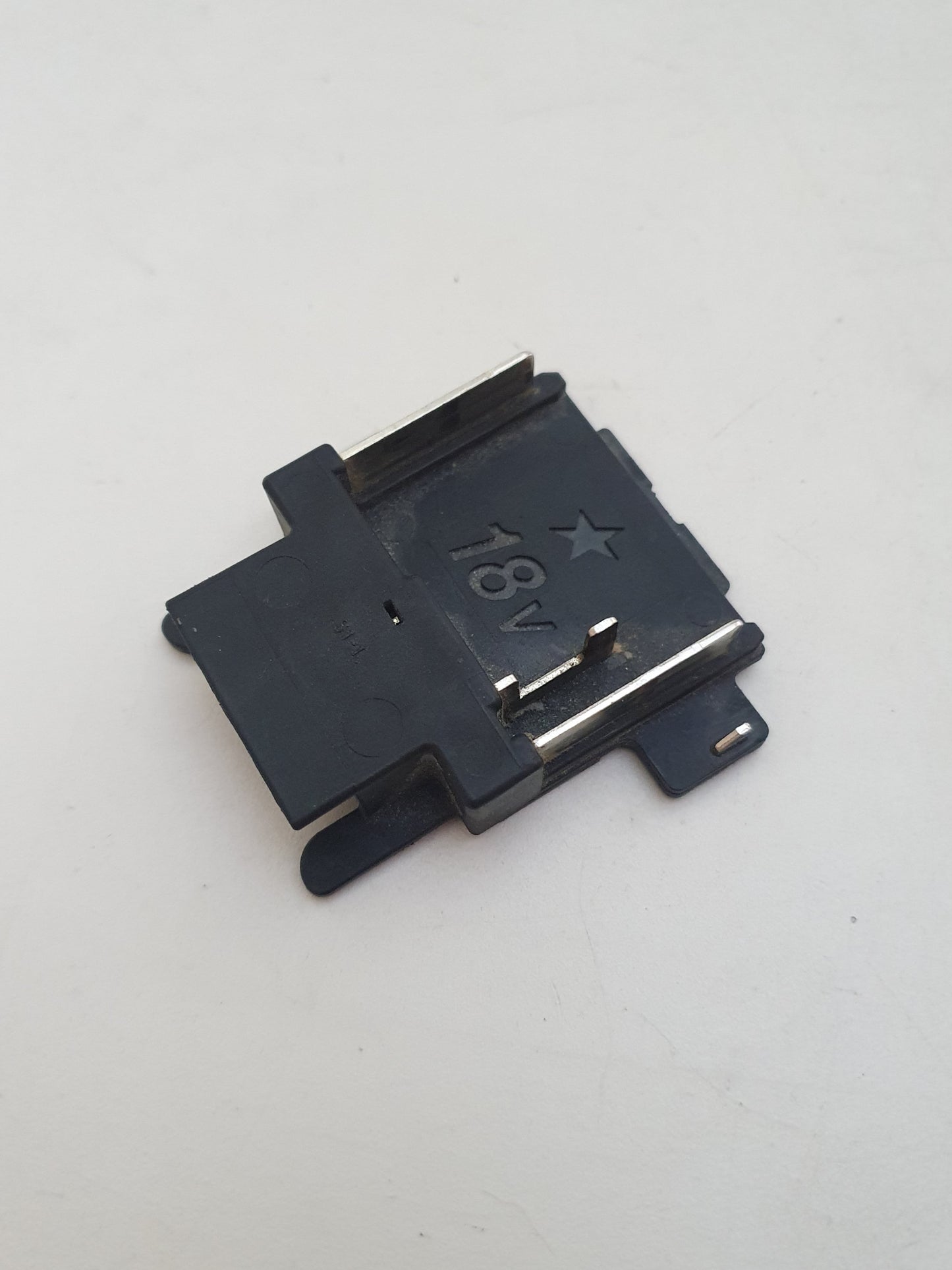 Makita Akkuliitin 643899-6