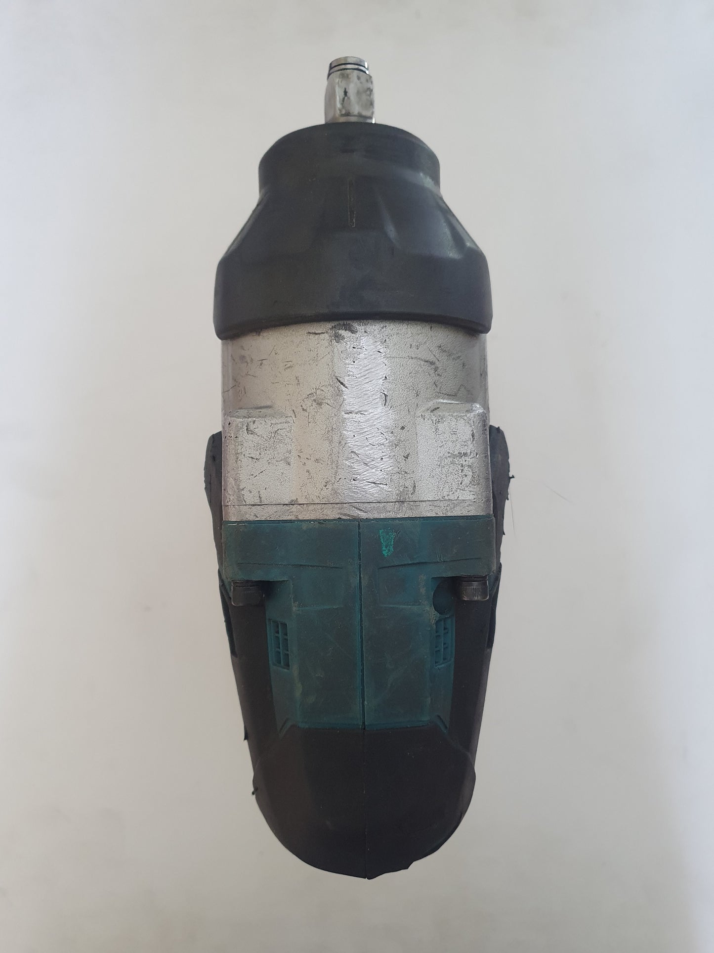 Makita 18V Iskevä Mutterinväännin DTW1002