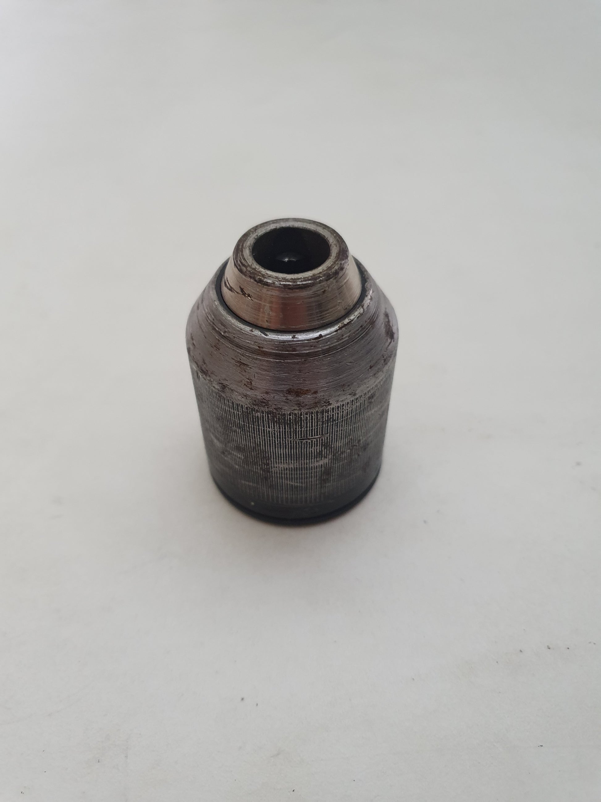 Makita Metallinen Pikaistukka 766015-4