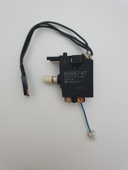 Makita Puukkosahan Kytkin