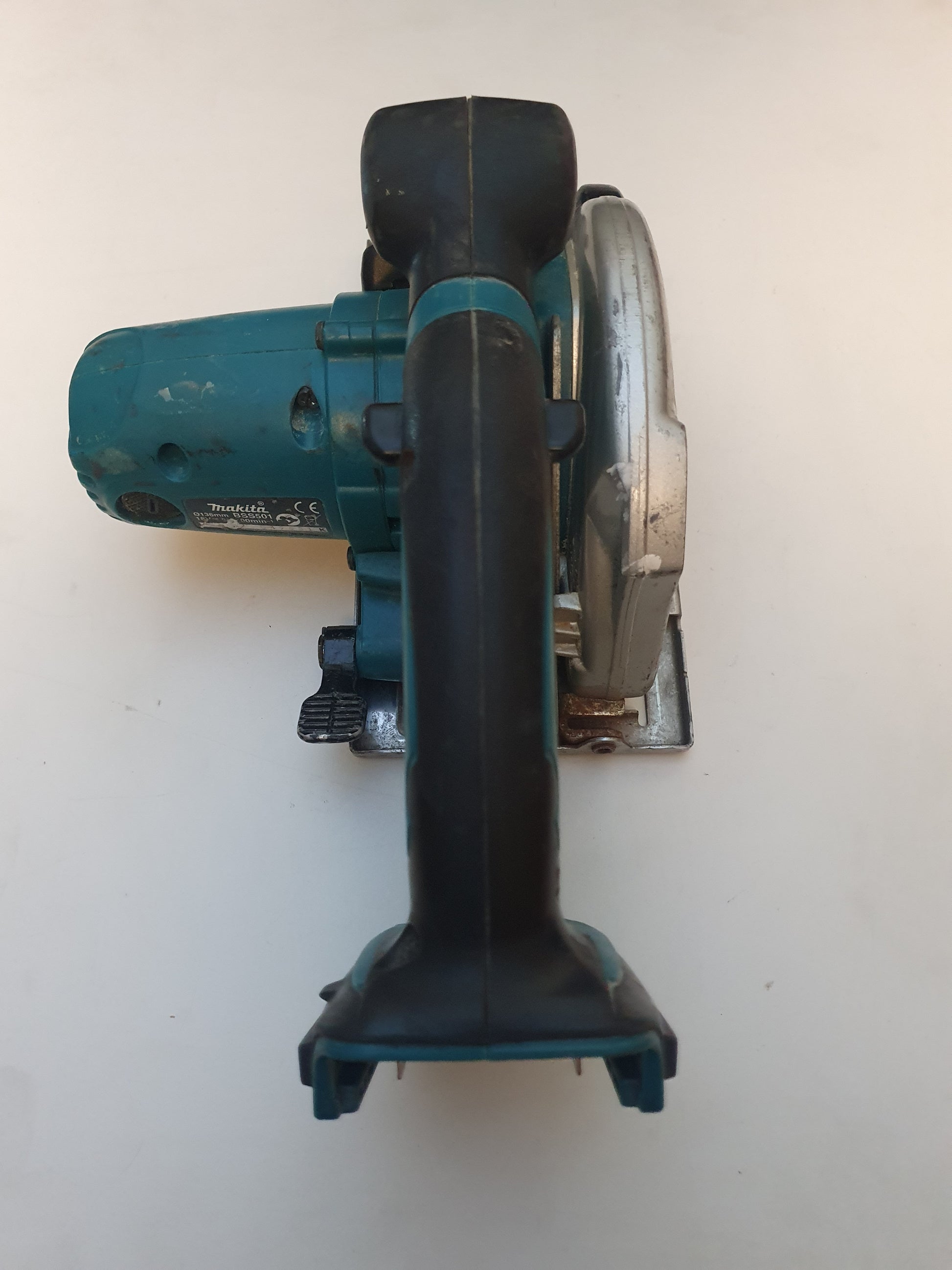 Makita Käsisirkkeli