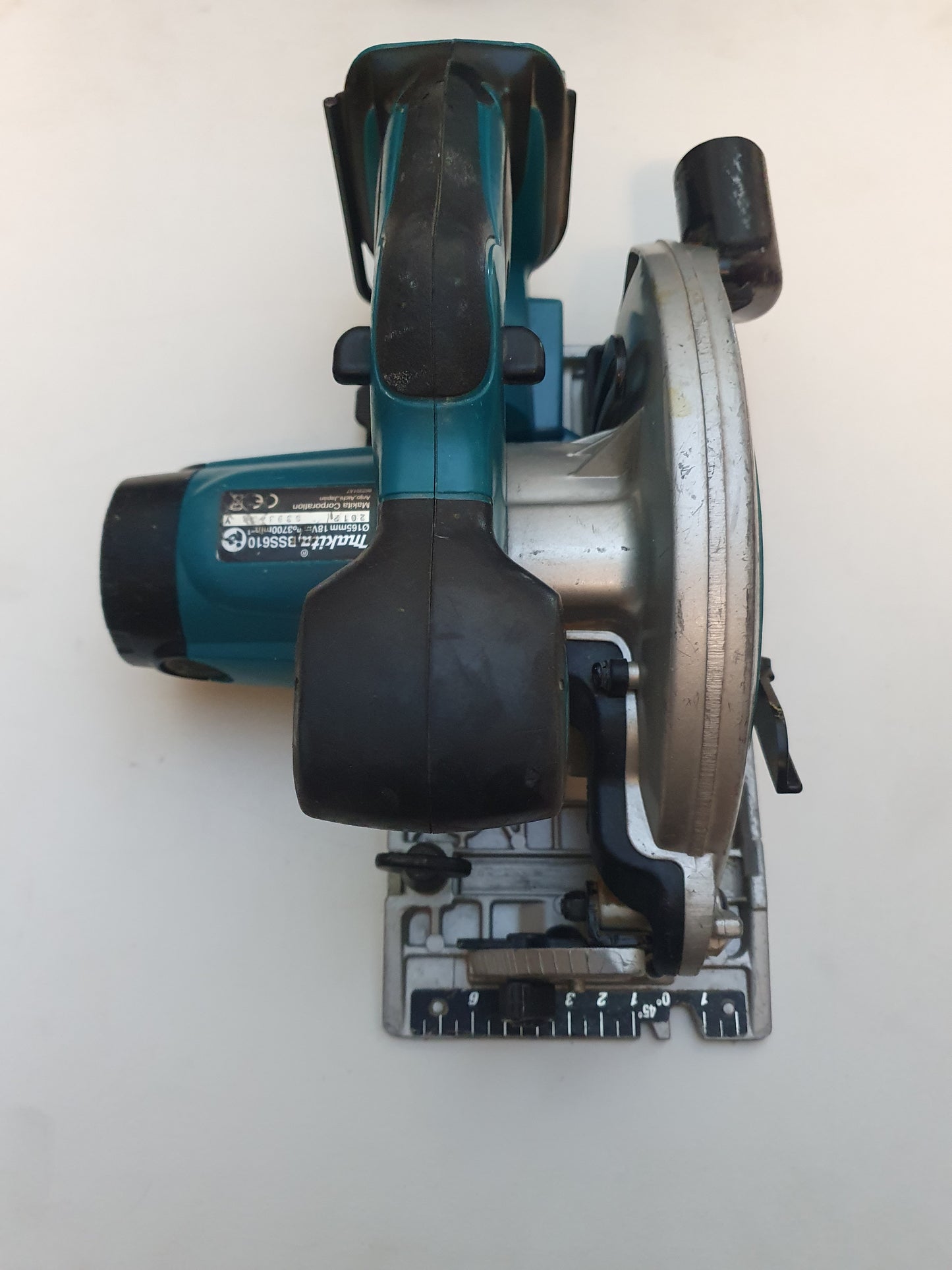 Makita Käsisirkkeli