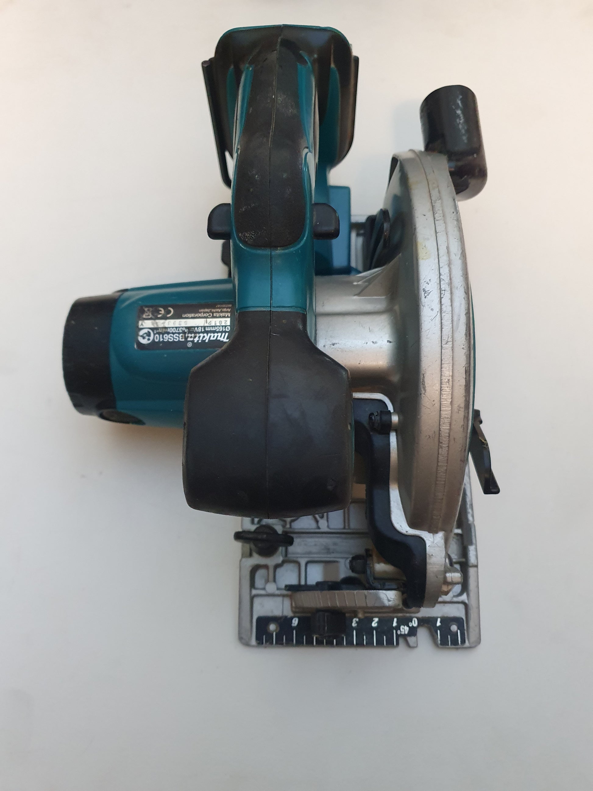 Makita Käsisirkkeli