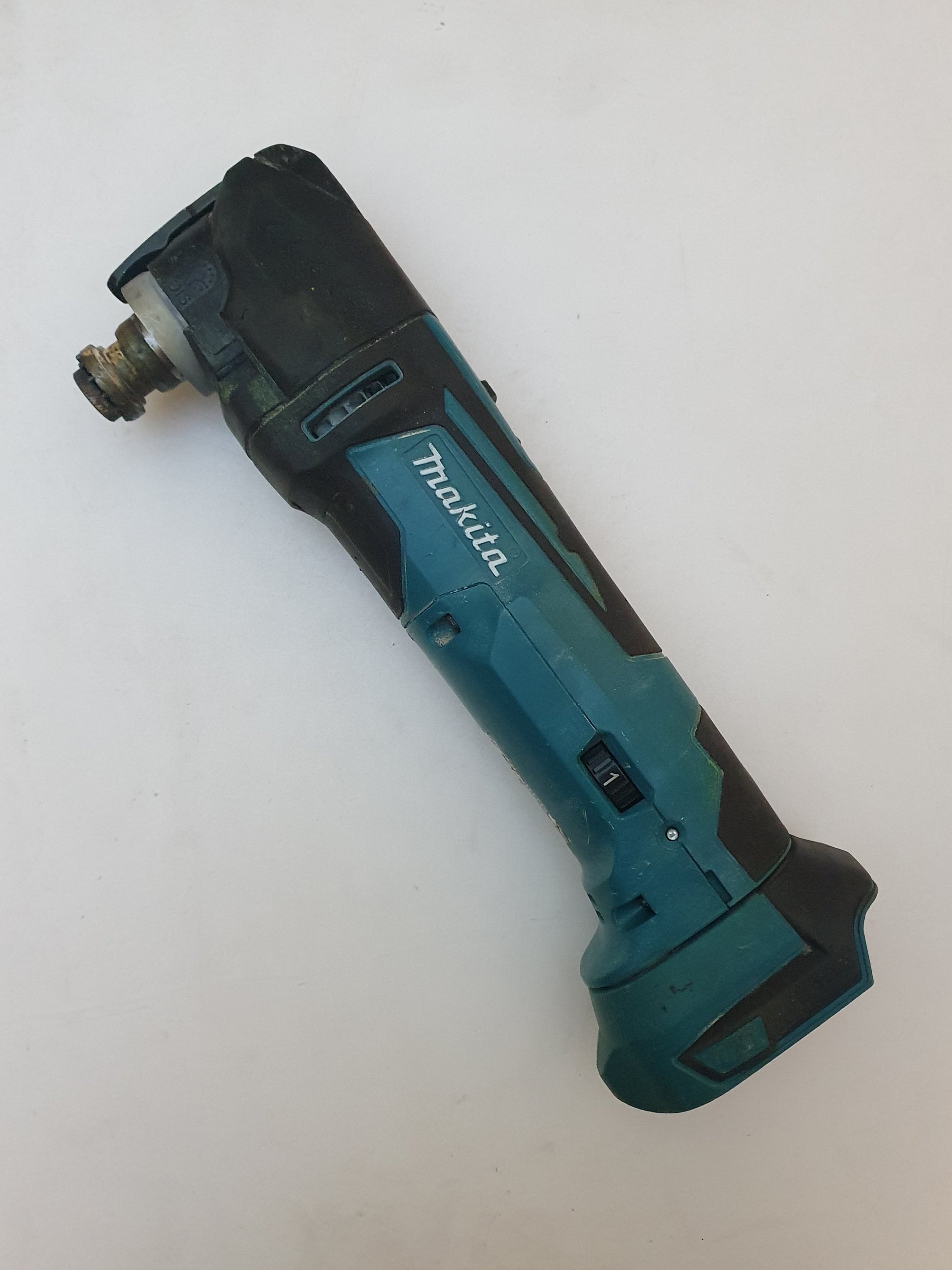 Makita Monitoimikone DTM51