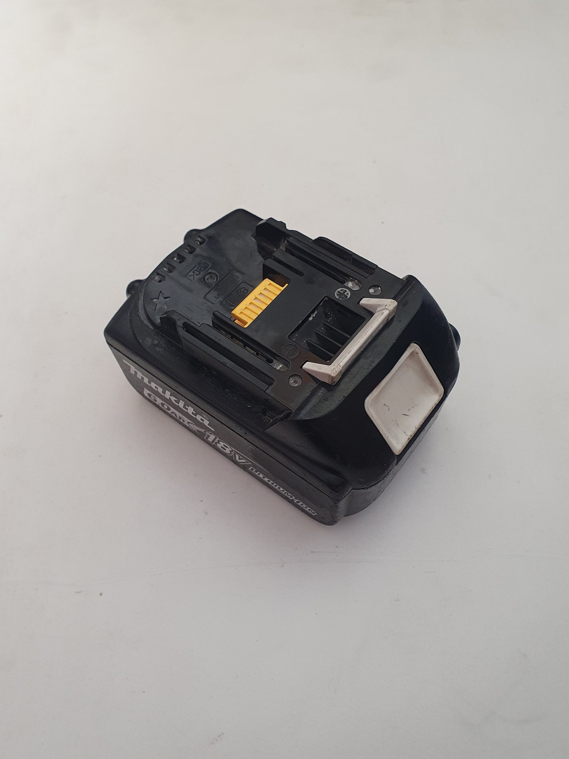 Käytetty Makita 6Ah Akku