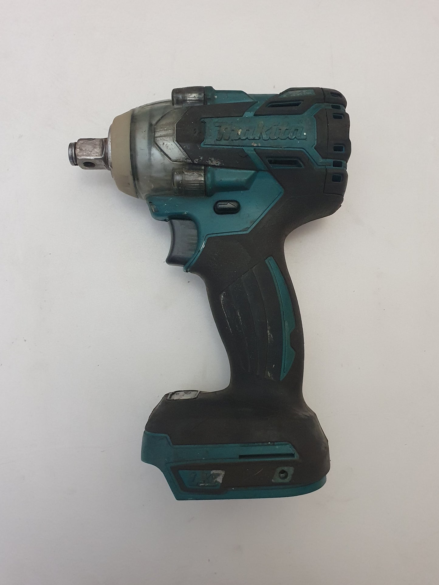 Makita Mutterinväännin DTW281