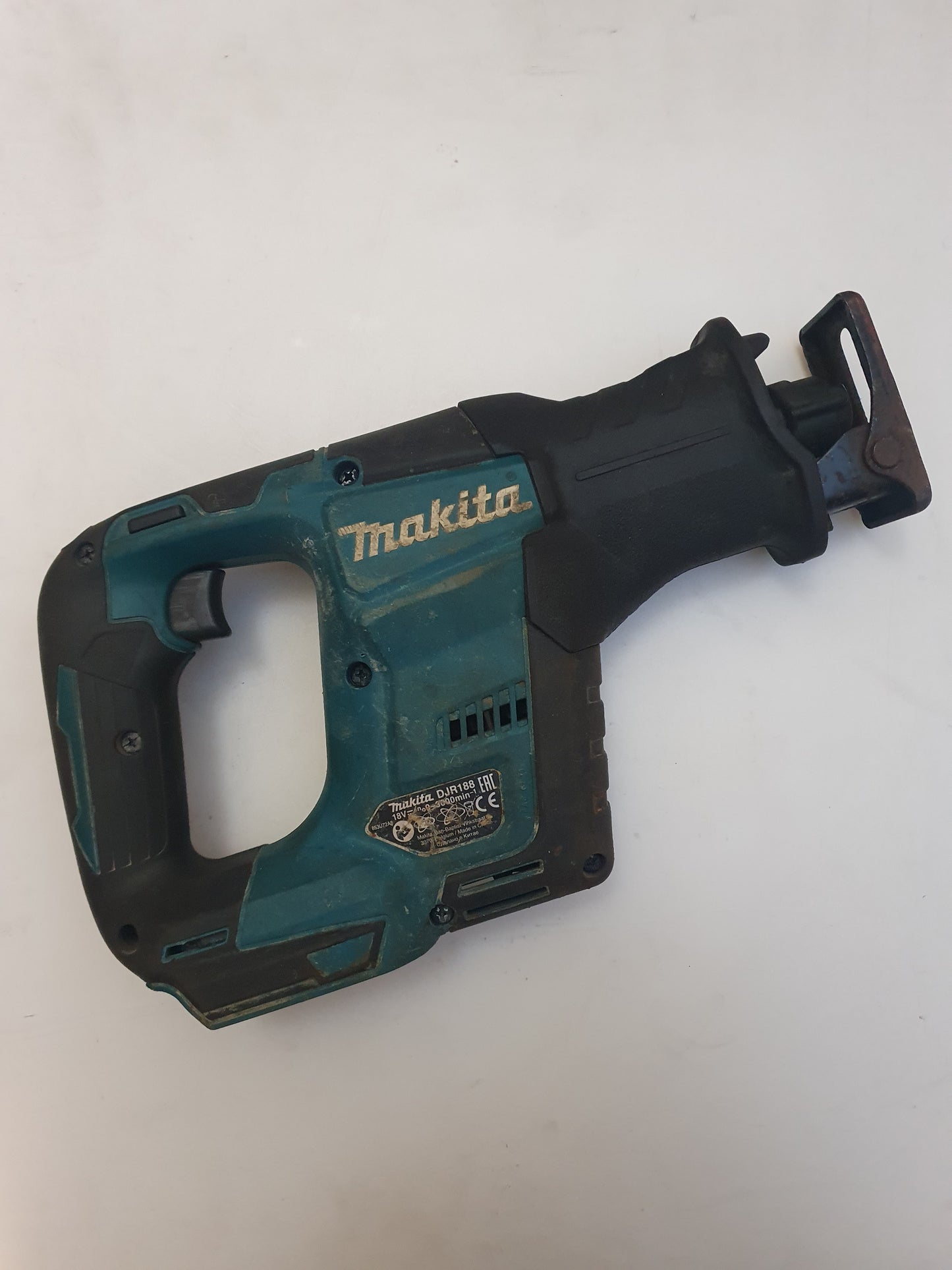 Makita Puukkosaha DJR188