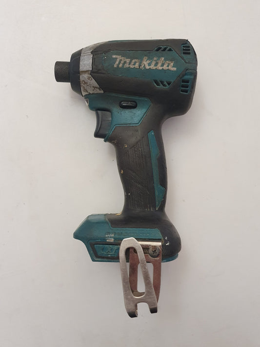 Makita Ruuvinväännin DTD153