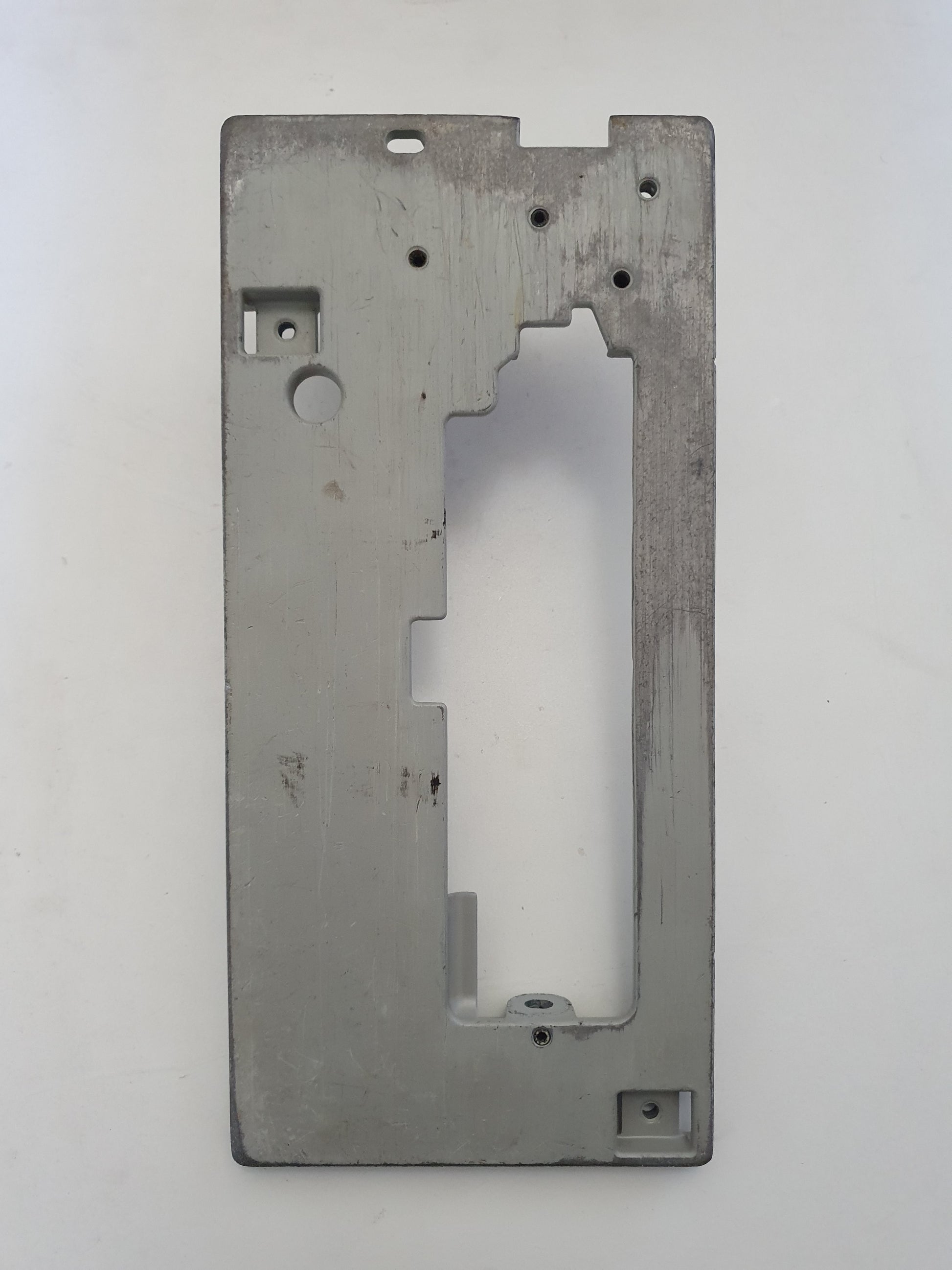 Makita DHS680 Pöytä