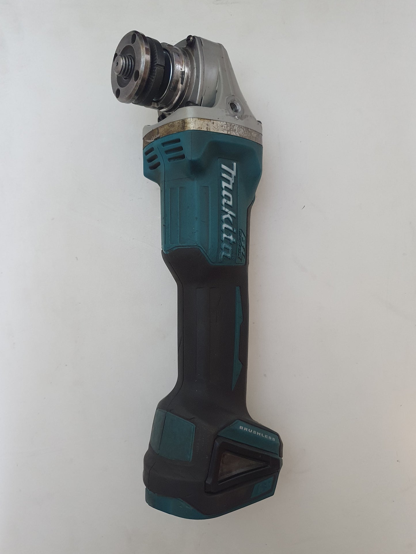 Makita Kulmahiomakone DGA504